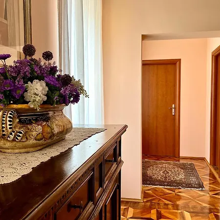 Casa Menis Konukevi Rovinj