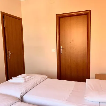 Casa Menis 3*