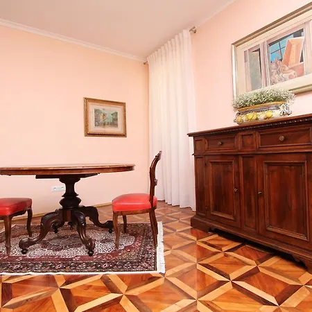 Gæstehus Casa Menis 3*