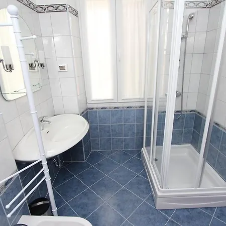 Guest house Casa Menis 3*