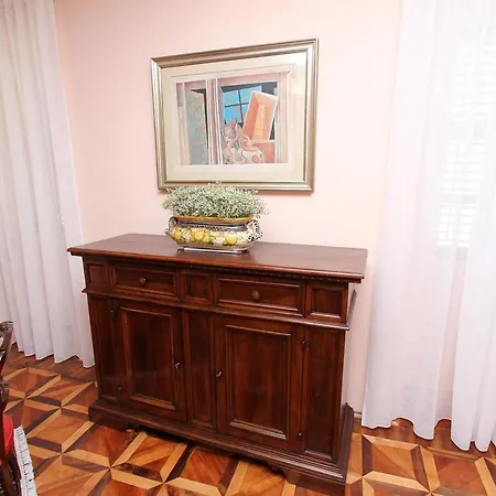 Casa Menis