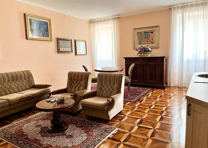 Casa Menis