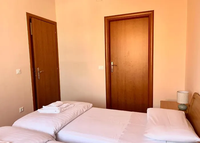 Casa Menis 3*