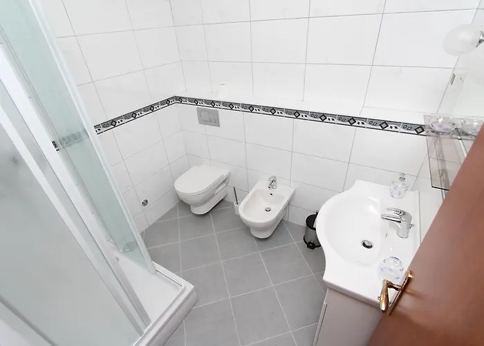 Guest house Casa Menis 3*