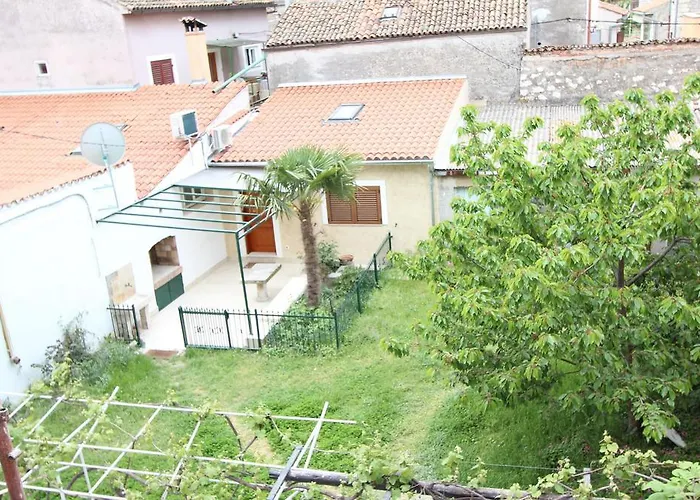 Casa Menis